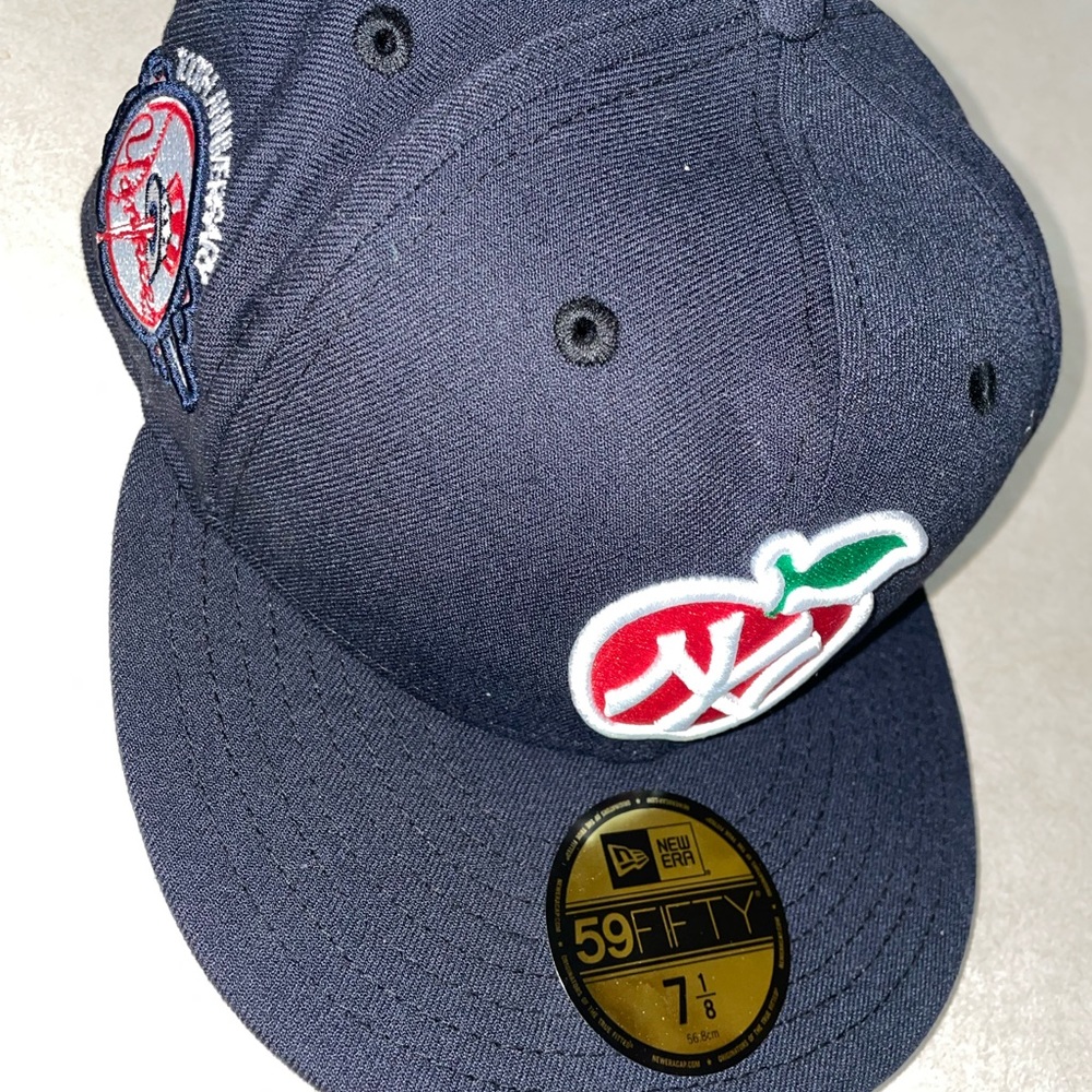NEW YORK YANKEES BIG APPLE 27TH CHAMPIONSHIP PINK BRIM NEW ERA FITTED